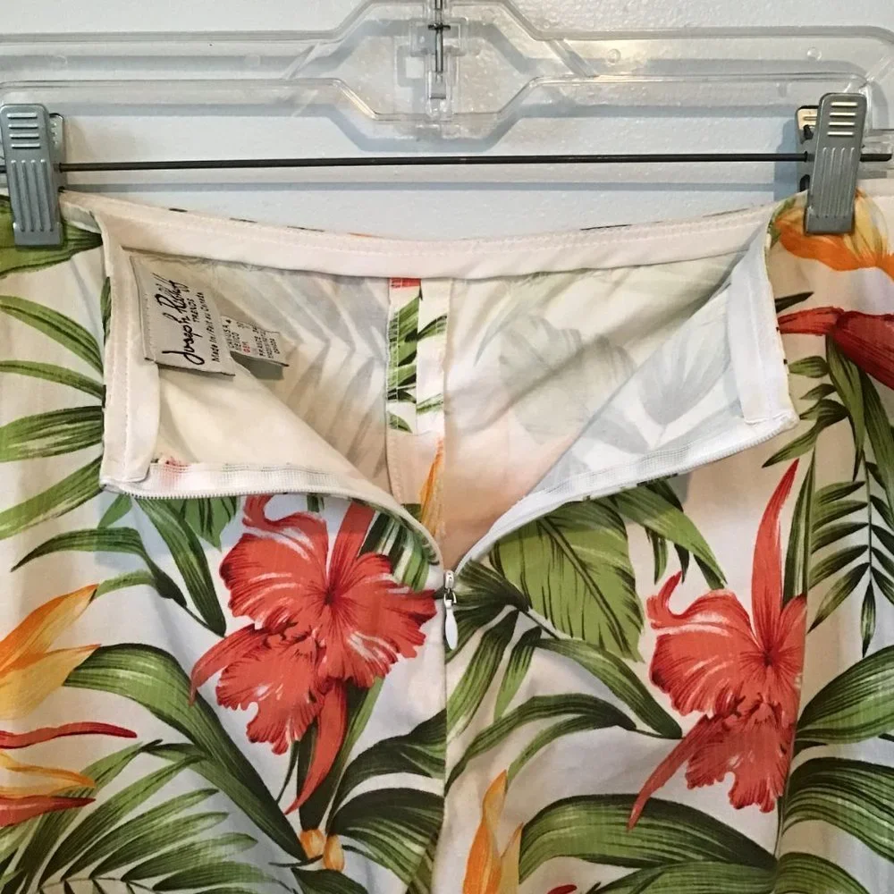 JOSEPH Ribkoff Trends Tropical Floral Print Capri Pants - Picture 3 of 9
